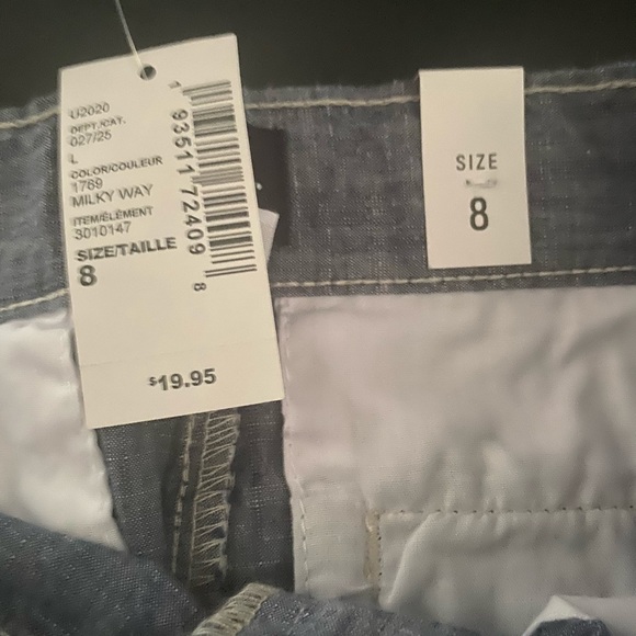 Boys shorts size 8 - Picture 2 of 3